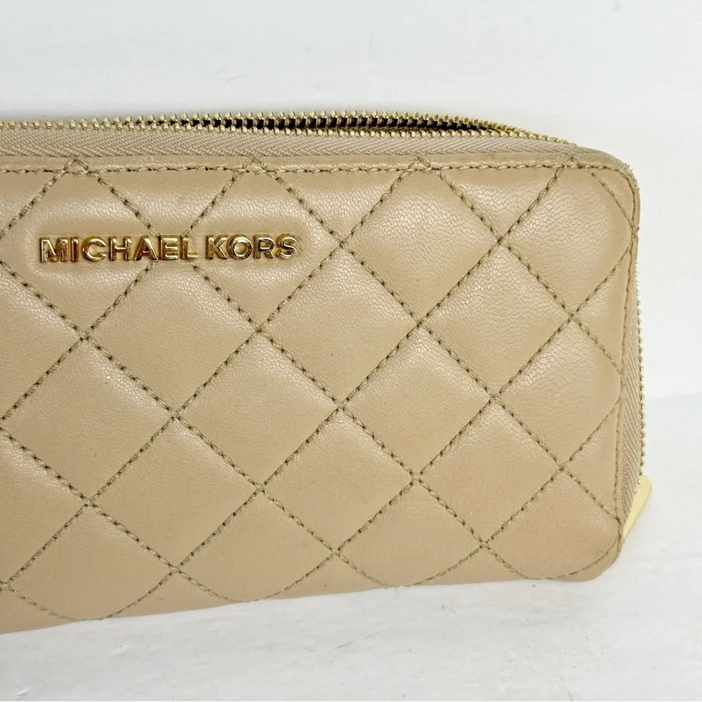 Michael Kors Quilted Leather Jet Set Continental Zip Around Wallet in Bisque - Picture 3 of 8